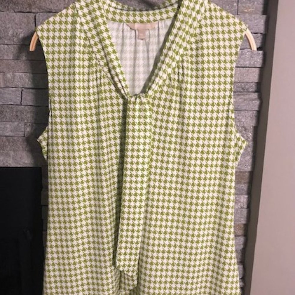 Banana Republic sleeveless top Size XL